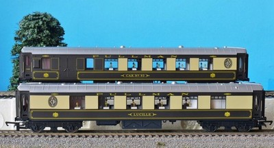 HORNBY PULLMAN REISEBUSSE x2 aus TORNADO EXPRESS TRAIN SET R1225 LUCILLE & WAGEN 93