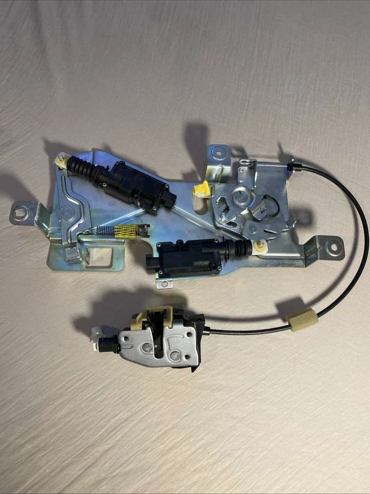 Actuador de cierre de puerta trasera compatible con Ford Explorer Mercury 2004-05 Foto 4 de 4
