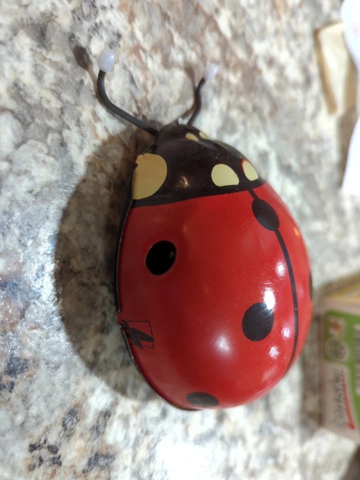 Juguete de hojalata de cuerda mecánico vintage checo KDN BERUSKA Ladybug con caja Foto 3 de 4