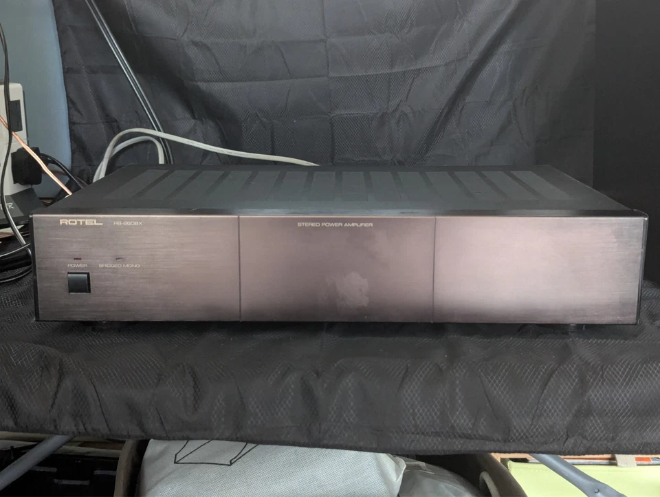 Set of Rotel RB-960BX Power Amp and Rotel RTC-950AX Pre Amp and Tuner combo - Image 2 of 4