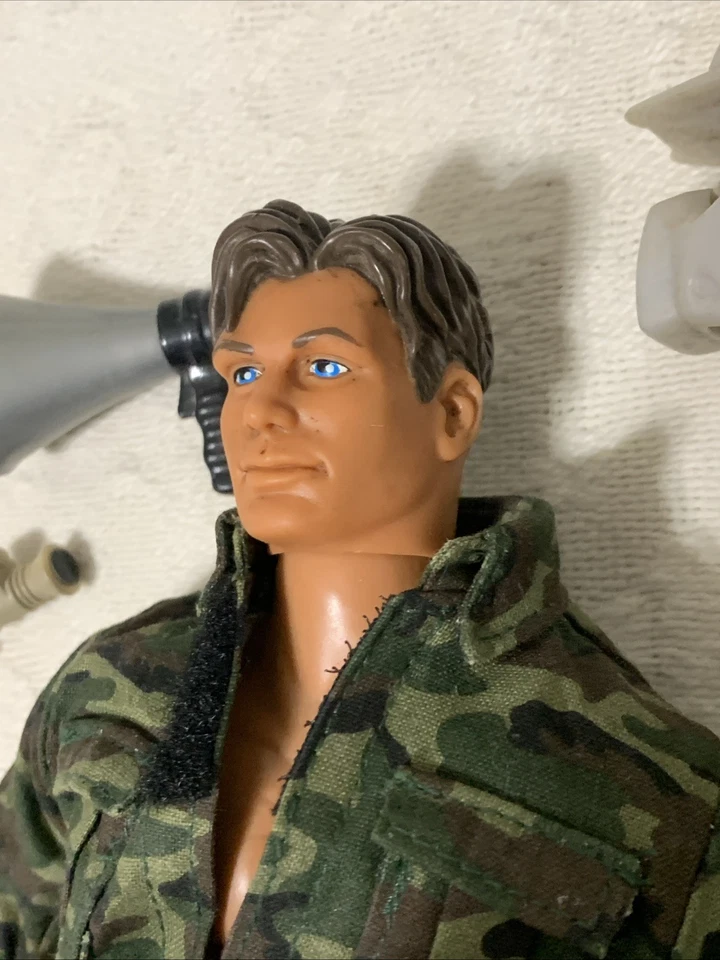 Figuras de acción GI Joe de colección con armas y casco.  Lote de 2. Foto 3 de 4