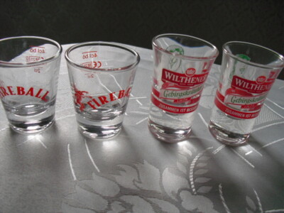 Schnaps - Likörgläser, 2 x Wilthener JAN und HANS  2 x Fireball4 cl. bö