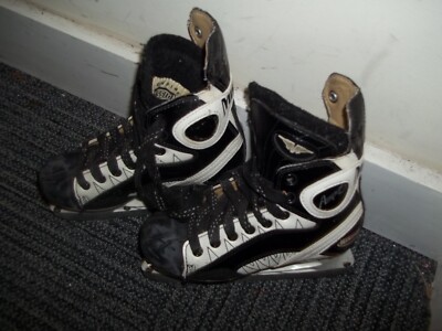 Junior Mission AMP 6 Jr Hockey Skates Width D Size 2 - Used