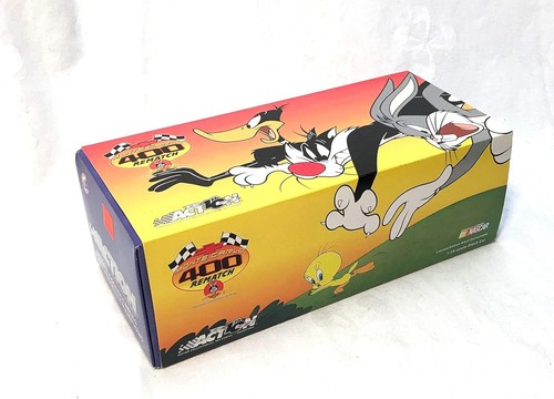 LOONEY TUNES REMATCH EVENT CAR 2002 MONTE CARLO 1:24 SCALE DIECAST - Picture 2 of 6