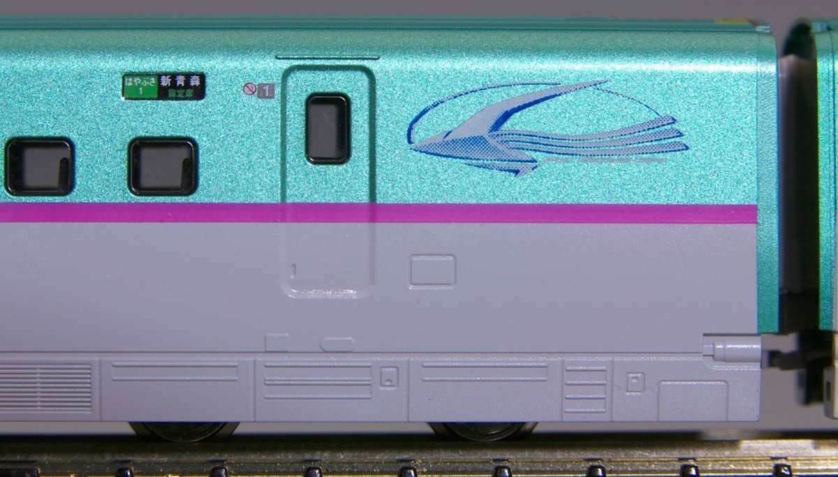 KATO N scale E 5 Series Shinkansen Hayabusa Train Model