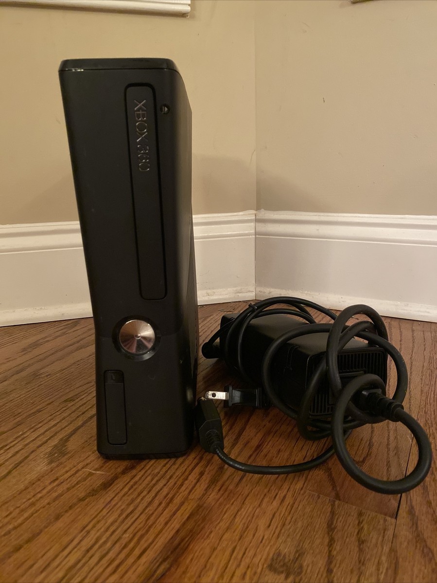 Microsoft Xbox 360 Slim 4GB Matte Black Console & Power Cord Microsoft Xbox 360 Slim 4GB Matte Black Console & Power Cord