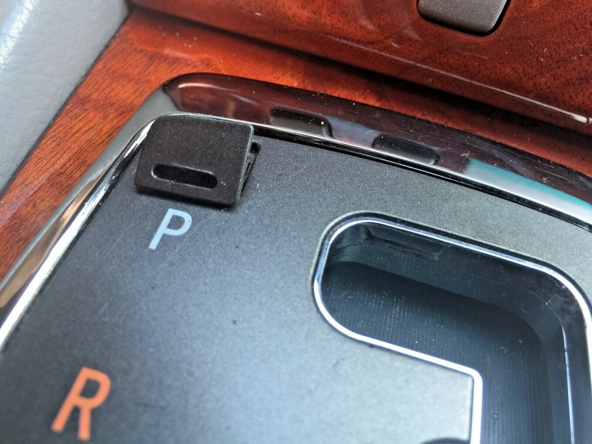 2004-2006 Lexus LS430 Gear Shifter Console Cap Cover Trim