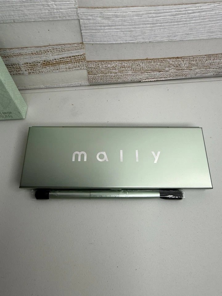 MALLY AERÓGRAFO SIN ESFUERZO SOMBRA DE OJOS NUTRITIVA TRÍO 0,26 OZ con CEPILLO NUEVO EN CAJA Foto 3 de 4