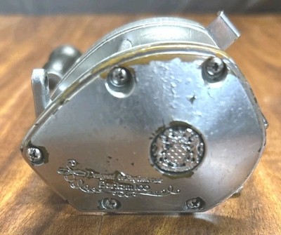 Shimano BANTAM 100 Designed for Professionals RH Bait Casting Reel