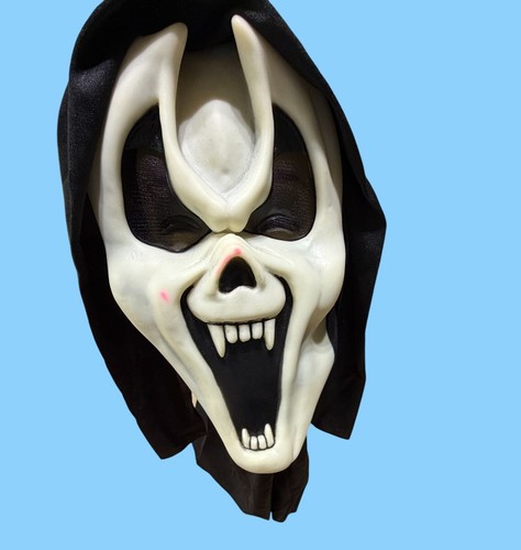 Vintage Fearsome Faces Scream Vampire Glows in Dark Mask NOS READ - Picture 2 of 7