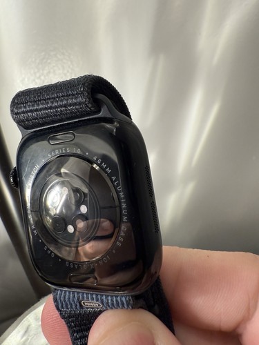 Apple Watch Series 10 46mm - Photo 2 sur 8
