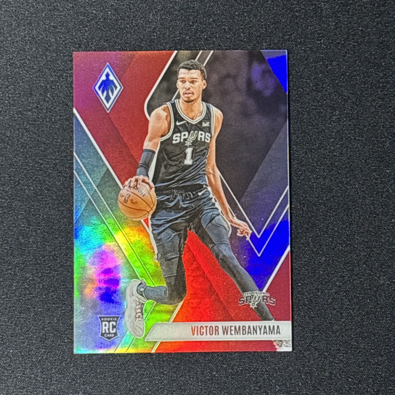 2023-24 Phoenix Victor Wembanyama RC /199 Red #256 Rookie