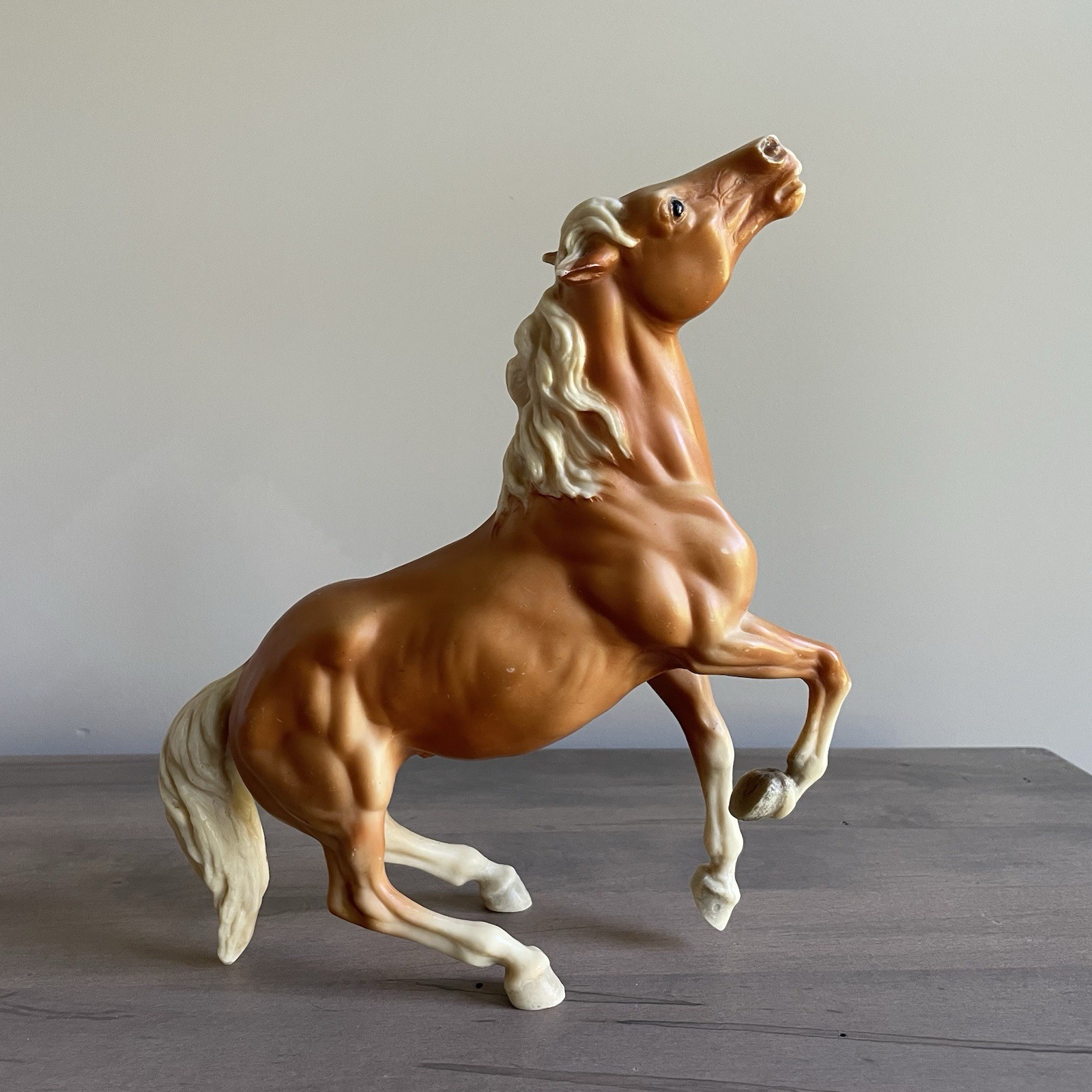 Breyer Horse Semi Rearing American Mustang #118 Traditional Model SHRINKY? *Read