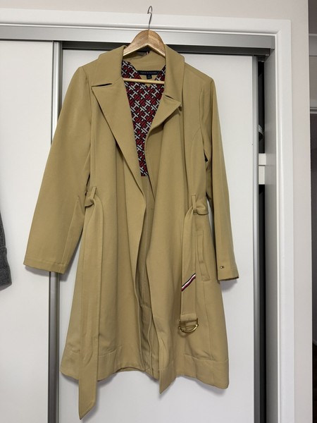 TOMMY HILFIGER *Size M* Classic Beige Trench Coat