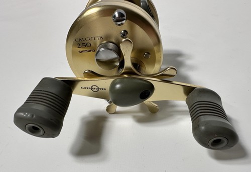 Shimano Calcutta 250 Gold Baitcasting Fishing Reel WORKS GREAT - Picture 3 of 15