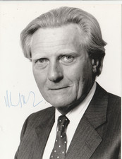 POLITICS  Signed Photograph - Michael Heseltine Former Conservative Minister