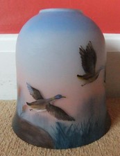 AFFASCINANTE paralume/paralume vintage in vetro ceco anatre volanti dipinto a mano