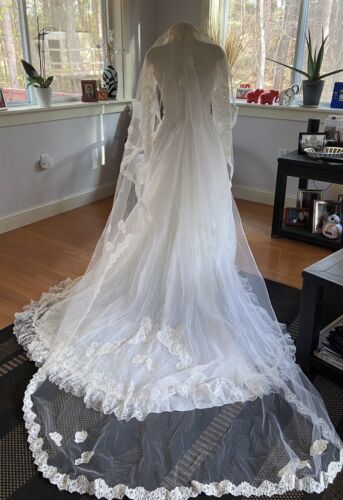 Vintage Gimme Sax Style Wedding Gown W/long Veil size S - Picture 21 of 24