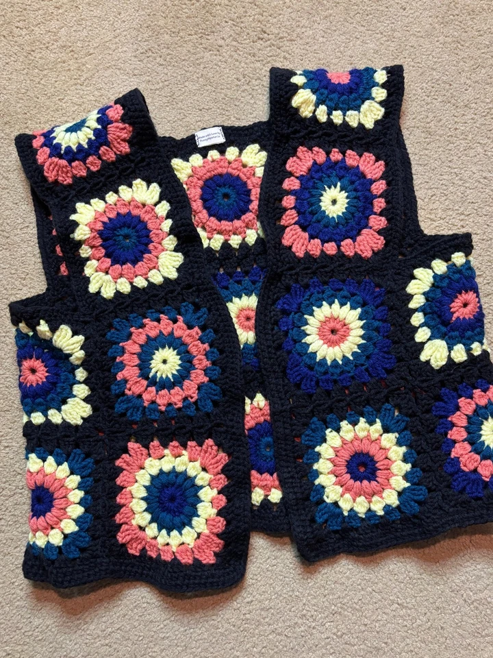 Hecho a Mano Abuela Cuadrado Tejido Crochet Años 70 Manta Afgano Retazos Suéter Chaleco XL Foto 2 de 4