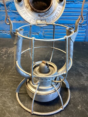DIETZ VESTA NEW YORK CENTRAL 1922 RAILROAD LANTERN W DIETZ VESTA NEW YORK CENTRAL 1922 RAILROAD LANTERN W