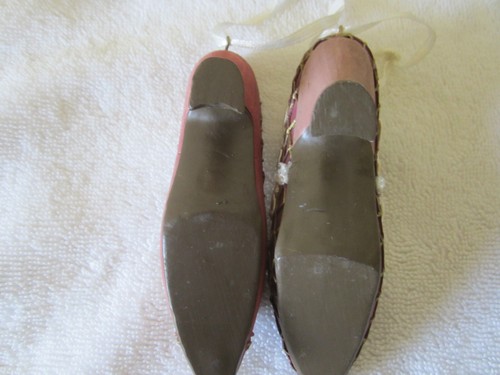 6 Collectible Miniature Shoes Nostalgia Just The Right Shoe Ornaments Variety - Picture 4 of 12