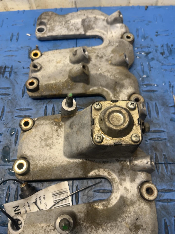 01 02 03 04 05 GMC SIERRA 2500 Valve Cover Lh Upper Oe# 97223559 Foto 3 de 4