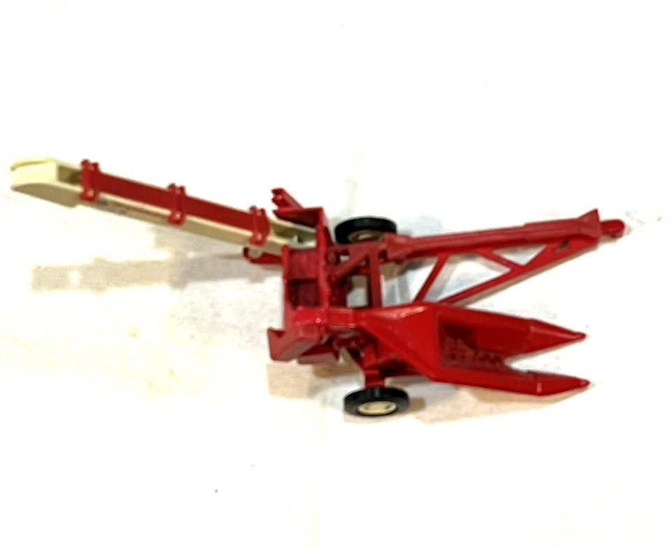 ERTL 1/43 MCCORMICK  1 - PR Corn Picker Farm Toy - Image 4 of 4