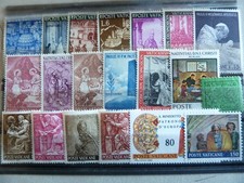 VATICAN LOT DE TIMBRES NEUFS **/*  TOUS DIFFERENTS