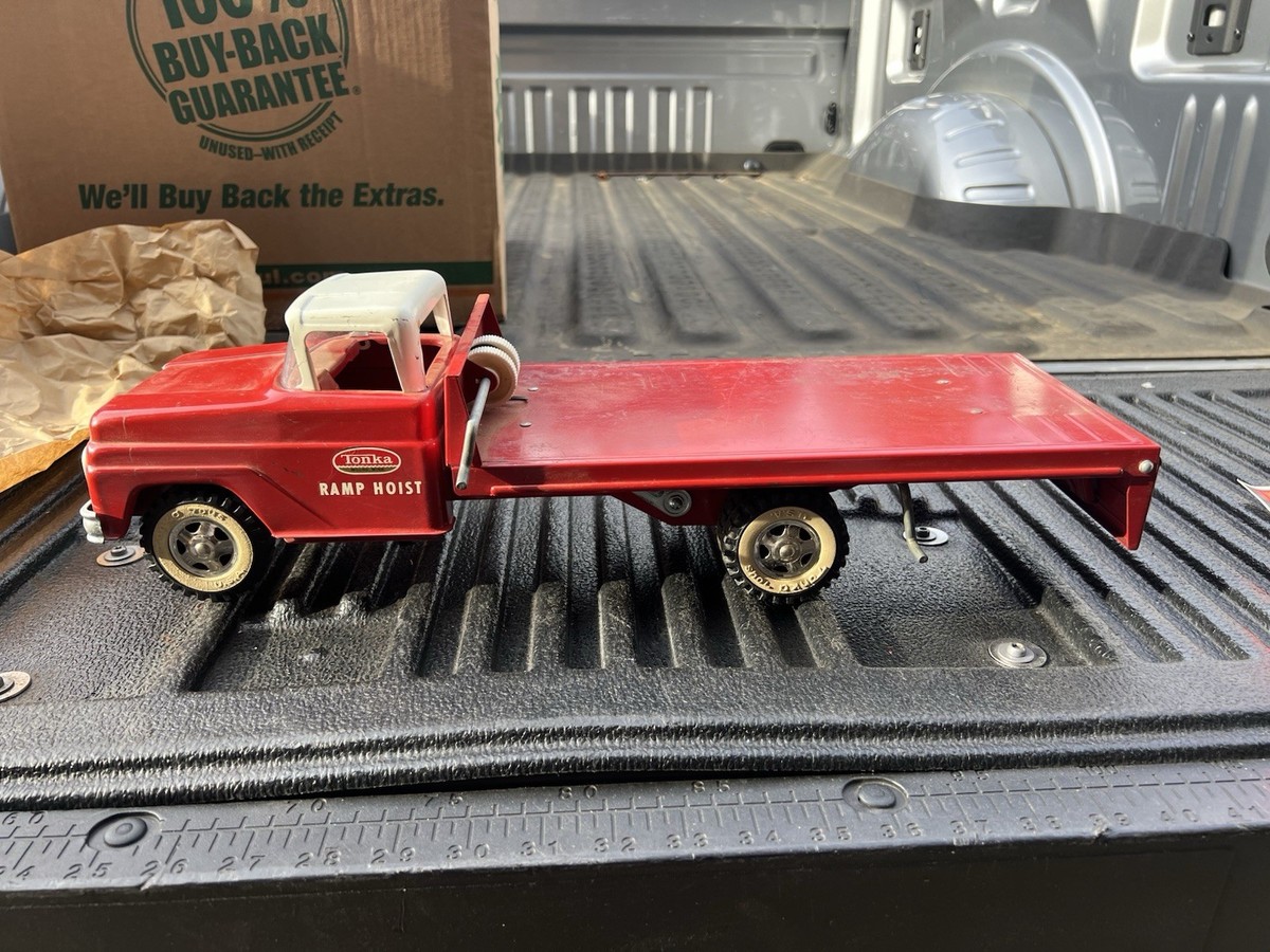 Vintage 1963 Tonka Ramp Hoist #640 original condition with minimal