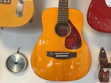 Guitarra Acústica Yamaha FG-JR1 Tamaño 3/4 Etiqueta Roja Estilo con Estuche Blando Usada