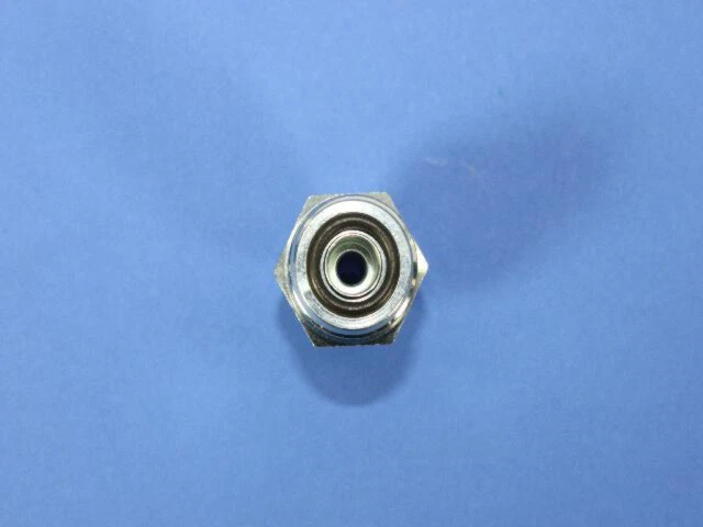 Encaixe de linha de óleo de motor Mopar original do fabricante para Dodge 3500 Ram 68005452AA - Imagem 3 de 4