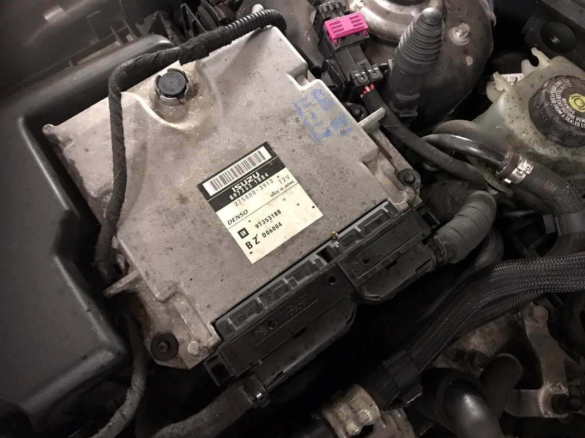 VAUXHALL VECTRA SIGNUM 3.0 CDTI Z30DT ENGINE ECU DENSO