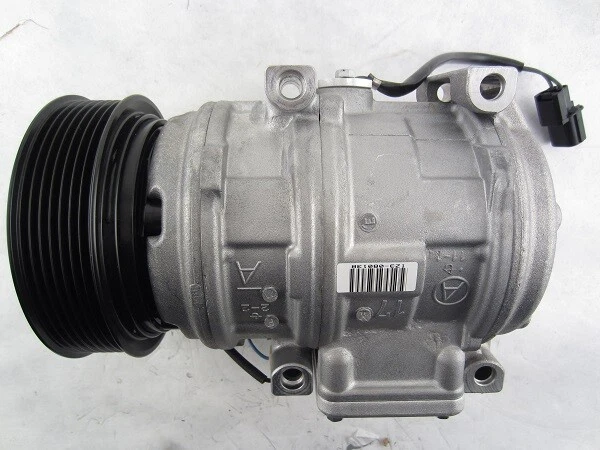 Compressor AC fabricante de equipamento original Denso 10PA17C para Jaguar XK8, XKR QR - Imagem 2 de 4