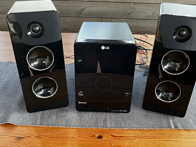 LG FAT73BT 2.1 Kanal CD Home Audio Soundsystem Bluetooth PORT IN
