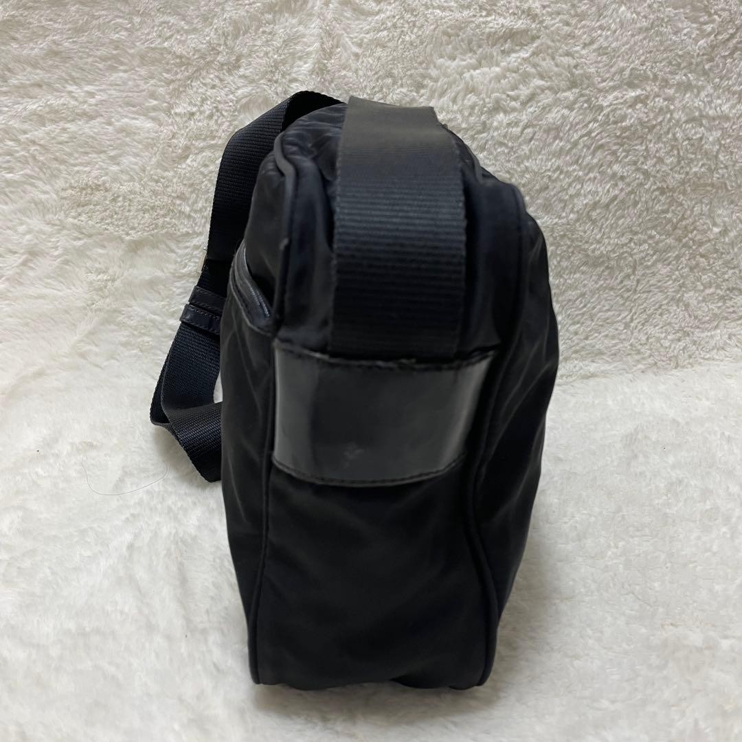 Excellent Condition PRADA Camera Bag Shoulder Bag Triangle Logo Nylon Black thumbnail 4