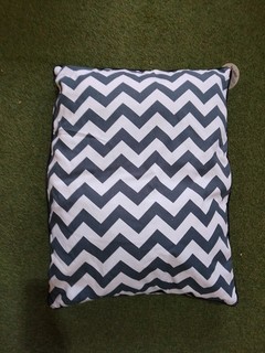 Snoooz Anti Bacteria Mattress Pet Bed 70x55x12cm Dog/Puppy Cat Washable Zig Zag