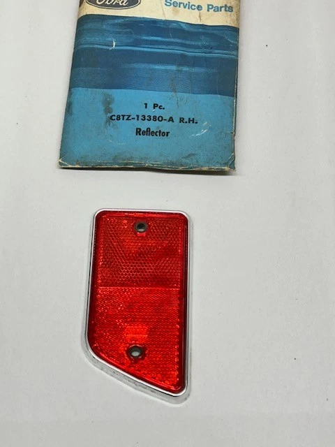 Reflector trasero derecho Ford C8TZ-13380-A 1968-69 F100 F250 Styleside y Bronco - Foto 2 de 4