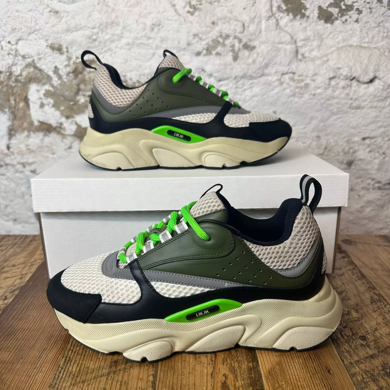 Dior B22 vert fluo olive taille 6,5 (39) sans boîte
