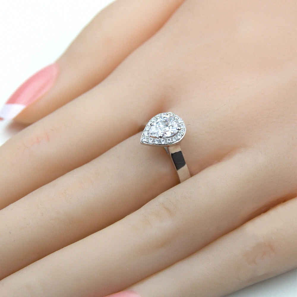Swarovski crystal outlet halo ring