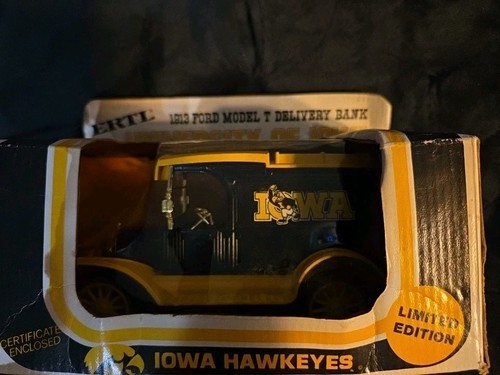 Iowa Hawkeyes Ertl 1913 Ford Model T Delivery Bank in Original Box