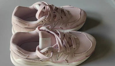 5740 New Balance rose baskets femmes chaussures de sport.. Port offert - Photo 1/3
