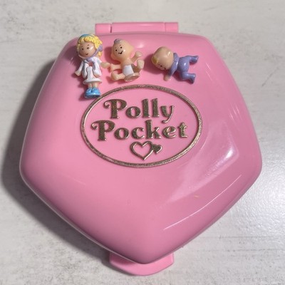1992 COMPLETE Dr. Polly in the Nursery with figures Bluebird Polly Pocket