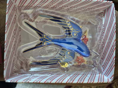Hallmark 2017 Stunning Swallow Beauty of Birds Premium ornament QK1435