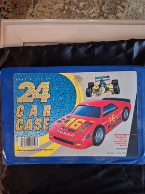 HOT WHEELS 24 CAR CASE WITH TOYS