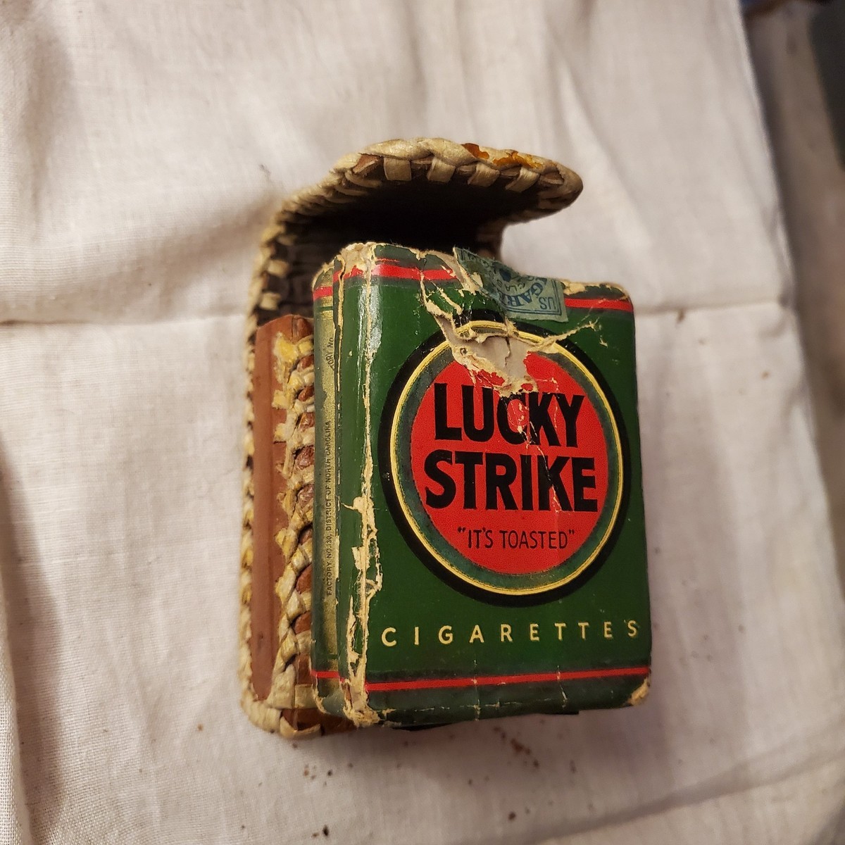 Lucky Strike Green Cigarette W Orig Leather Pouch 