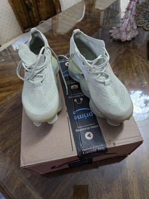 Nike Size 8 Womens Scorpion Flyknit  Sneakers. Olive Aura