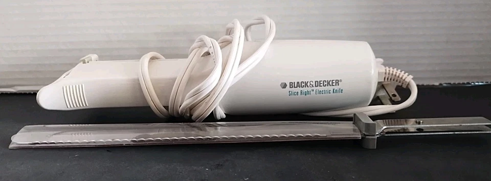 Электрический резной нож Black & Decker Slice Right EK300 в коробке протестирован/работает - Изображение 2 из 4