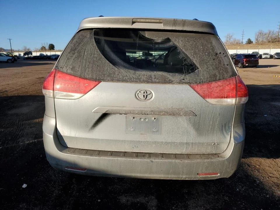 Pinza trasera de pasajero construida en América del Norte para 10-15 LEXUS RX350 629947 Foto 4 de 4