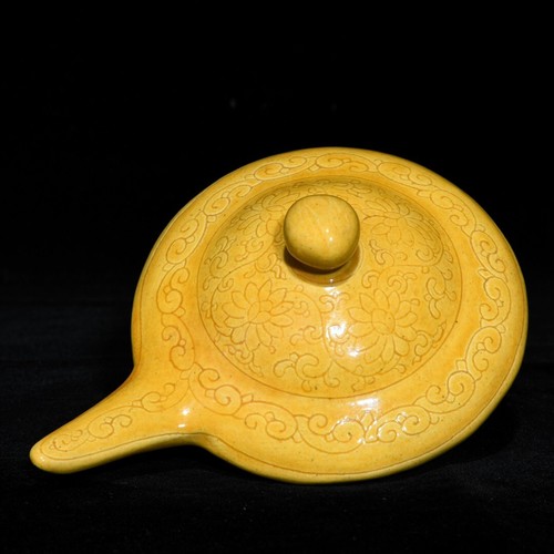 Fine Chinese Hand Painting Yellow Glazed Porcelain Teapot - Picture 4 of 9