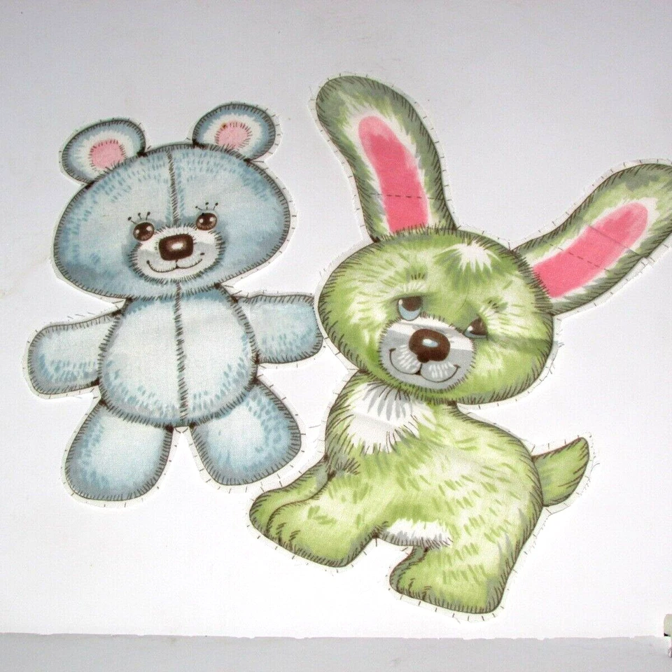 READY TO SEW 4 green 12.5x12.5" flannel pcs w/4 cute pet appliques (sew rm bx 5) - Image 2 of 4